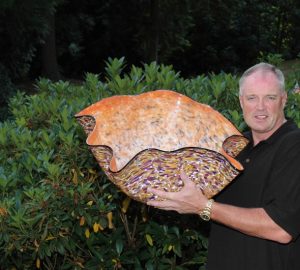 Giant Ostrea Bowl Luxury Art Glass by Artist Robert Kaindl
